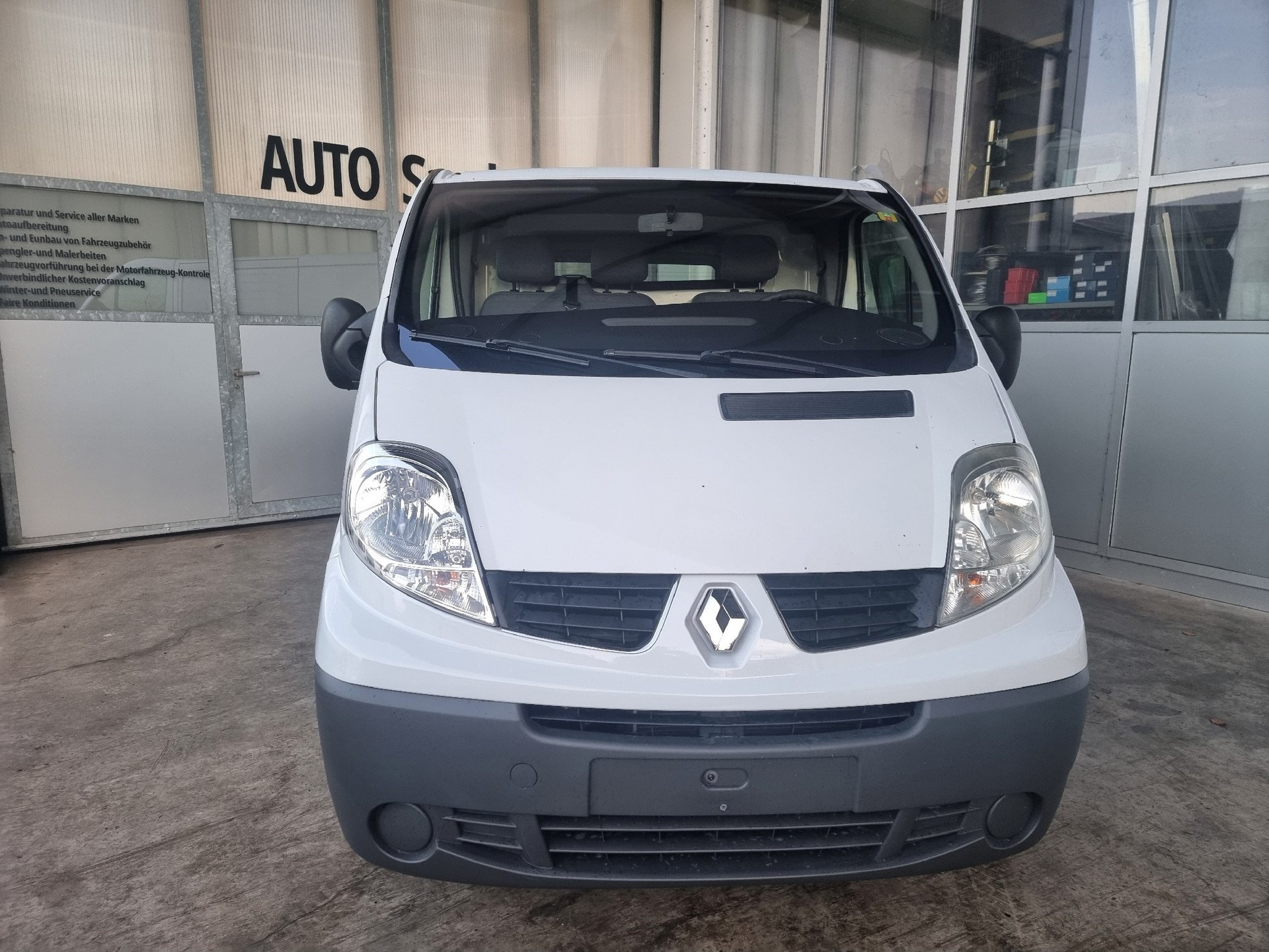 RENAULT Trafic 2.0 dCi 115 2.9t L1H1-image-2