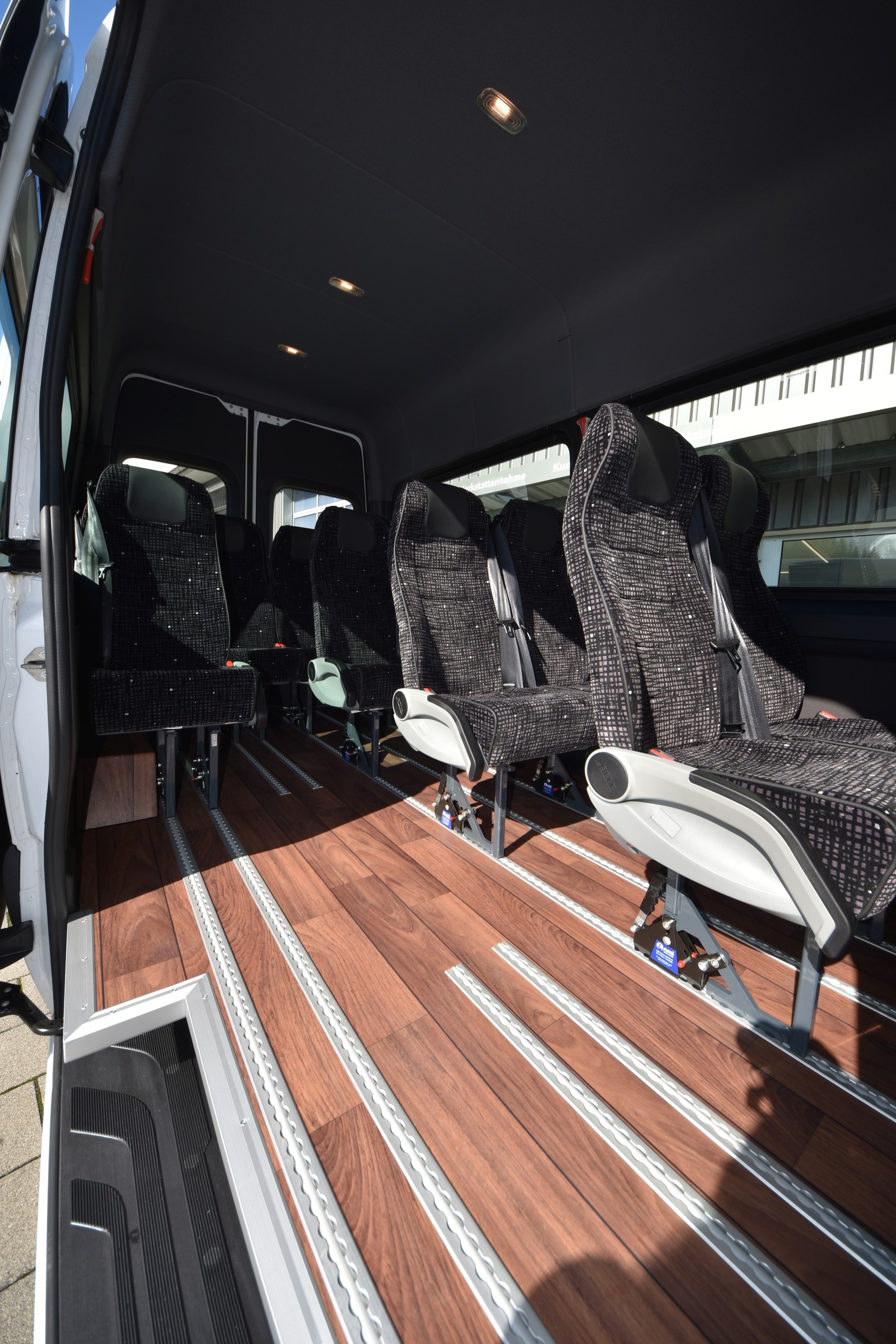 MERCEDES-BENZ 317 CDI Kleinbus (I29)-image-10