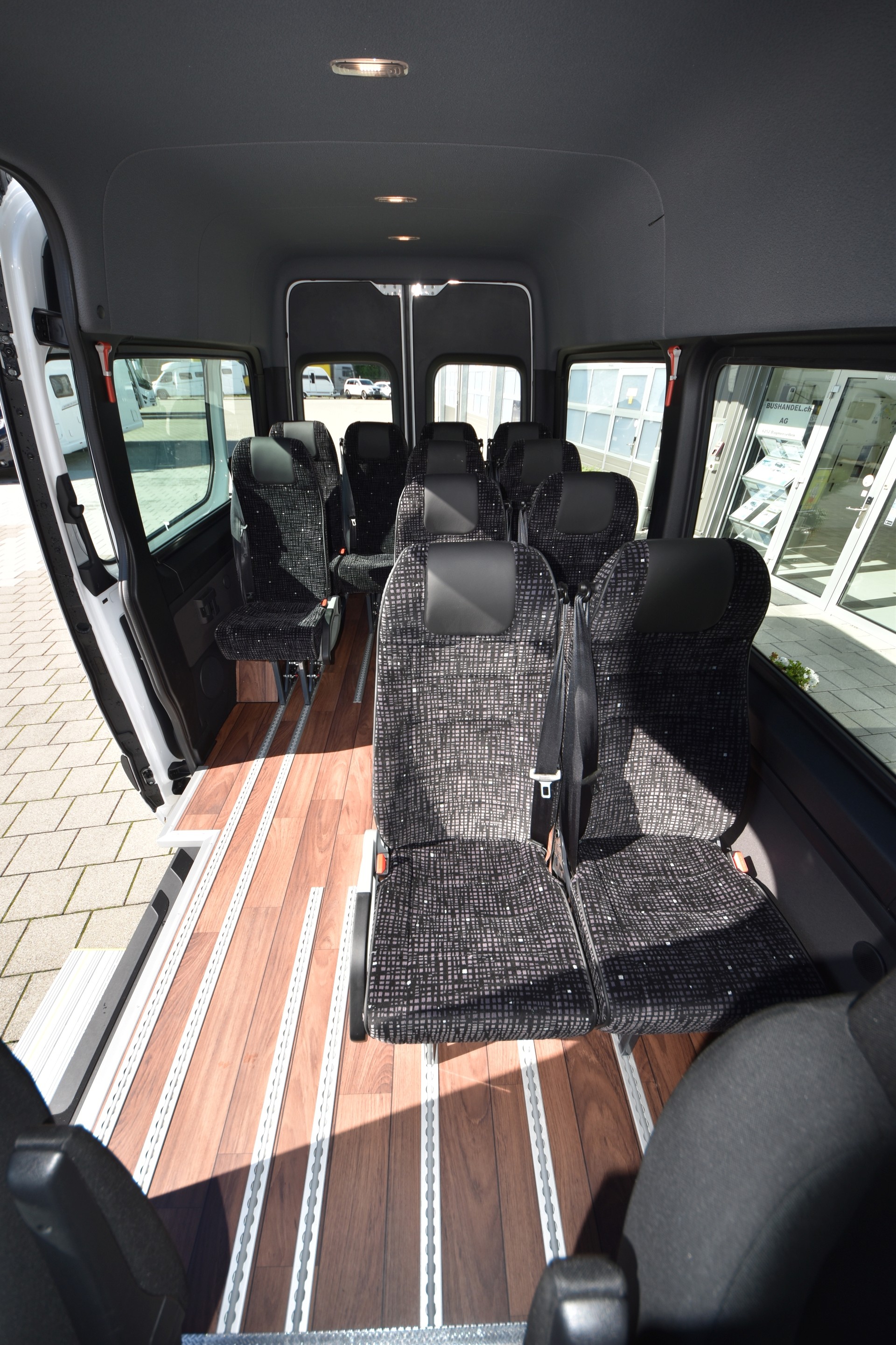 MERCEDES-BENZ 317 CDI Kleinbus (I29)-image-11