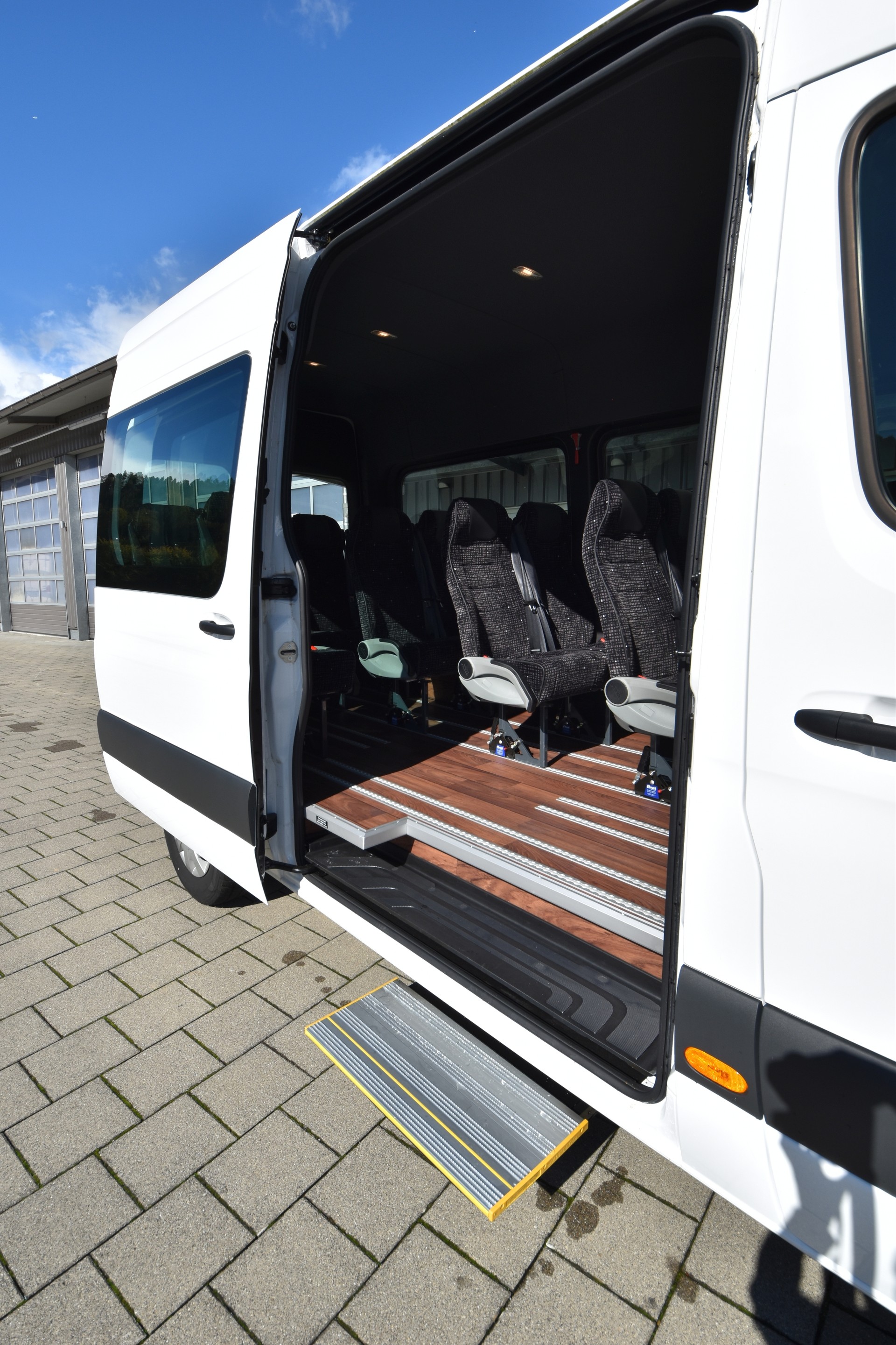 MERCEDES-BENZ 317 CDI Kleinbus (I29)-image-9