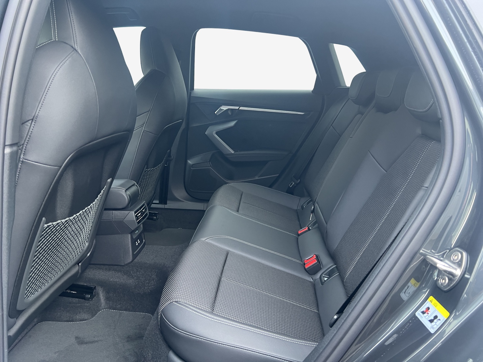 AUDI A3 allstreet 35 TFSI Attraction S-tronic-image-11