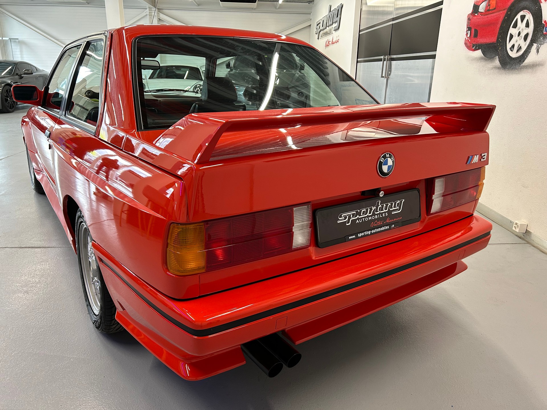 BMW M3-image-3