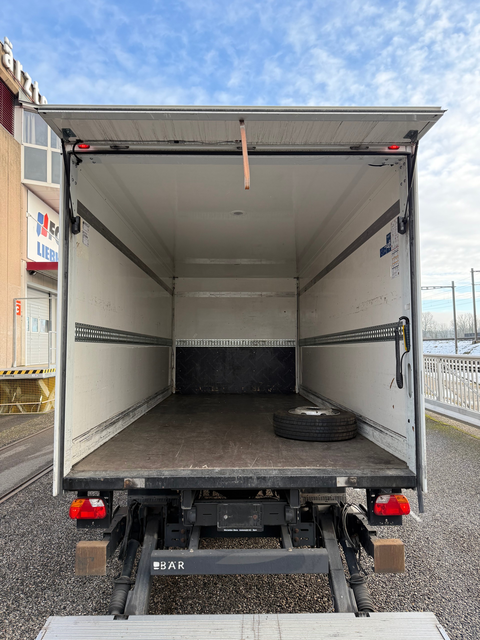 MITSUBISHI FUSO Canter 7C15-image-5