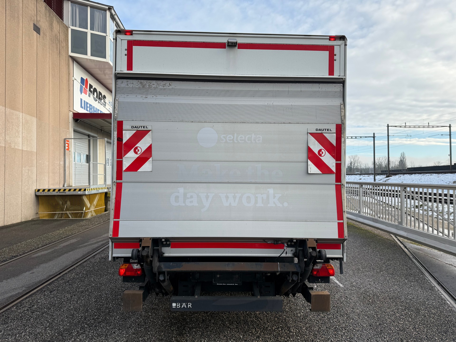 MITSUBISHI FUSO Canter 7C15-image-4