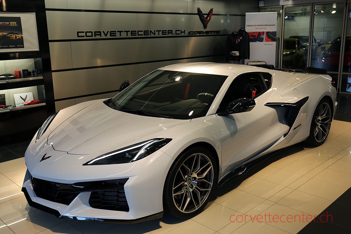 CHEVROLET Corvette C8 Z06 3LZ-showroom-element-1