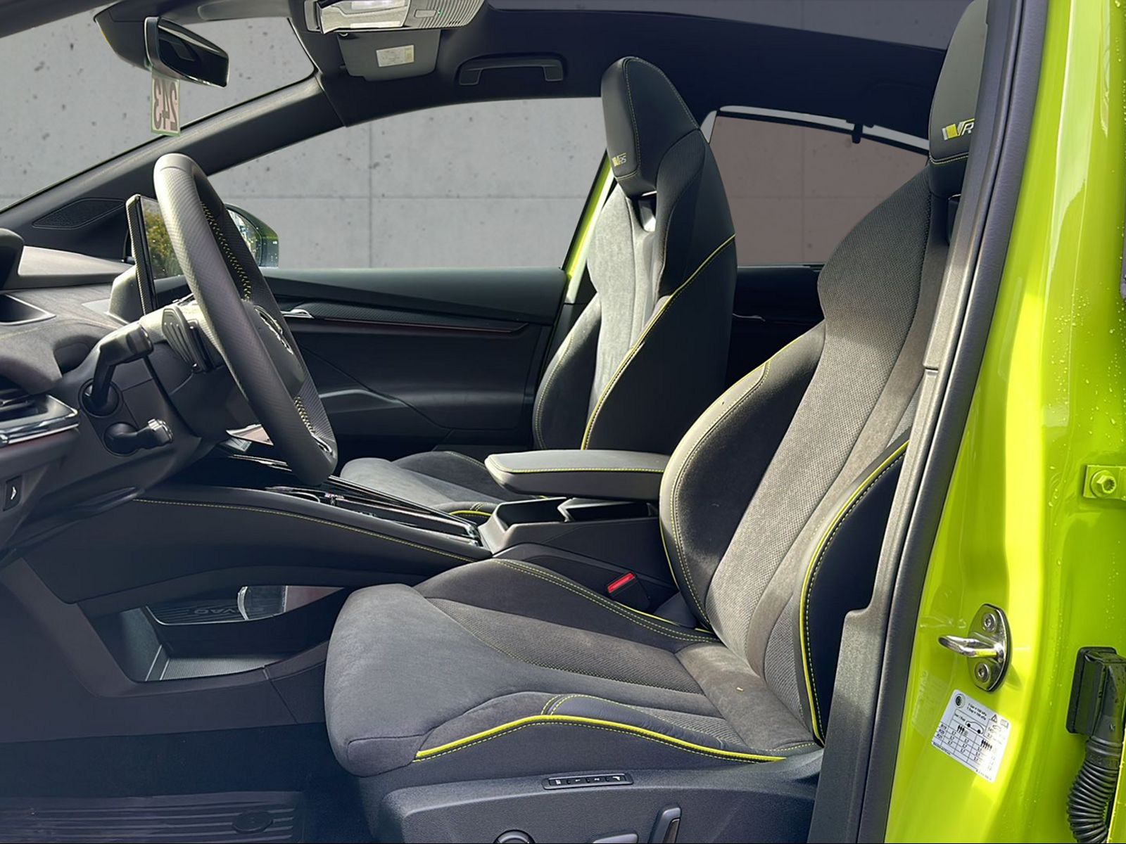 SKODA Enyaq Coupé RS iV 80 4x4-image-10