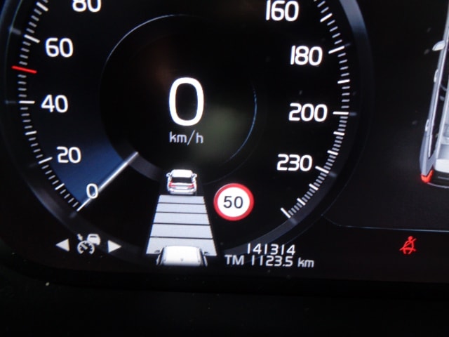 VOLVO XC60 2.0 T8 TE R-DESIGN-image-11