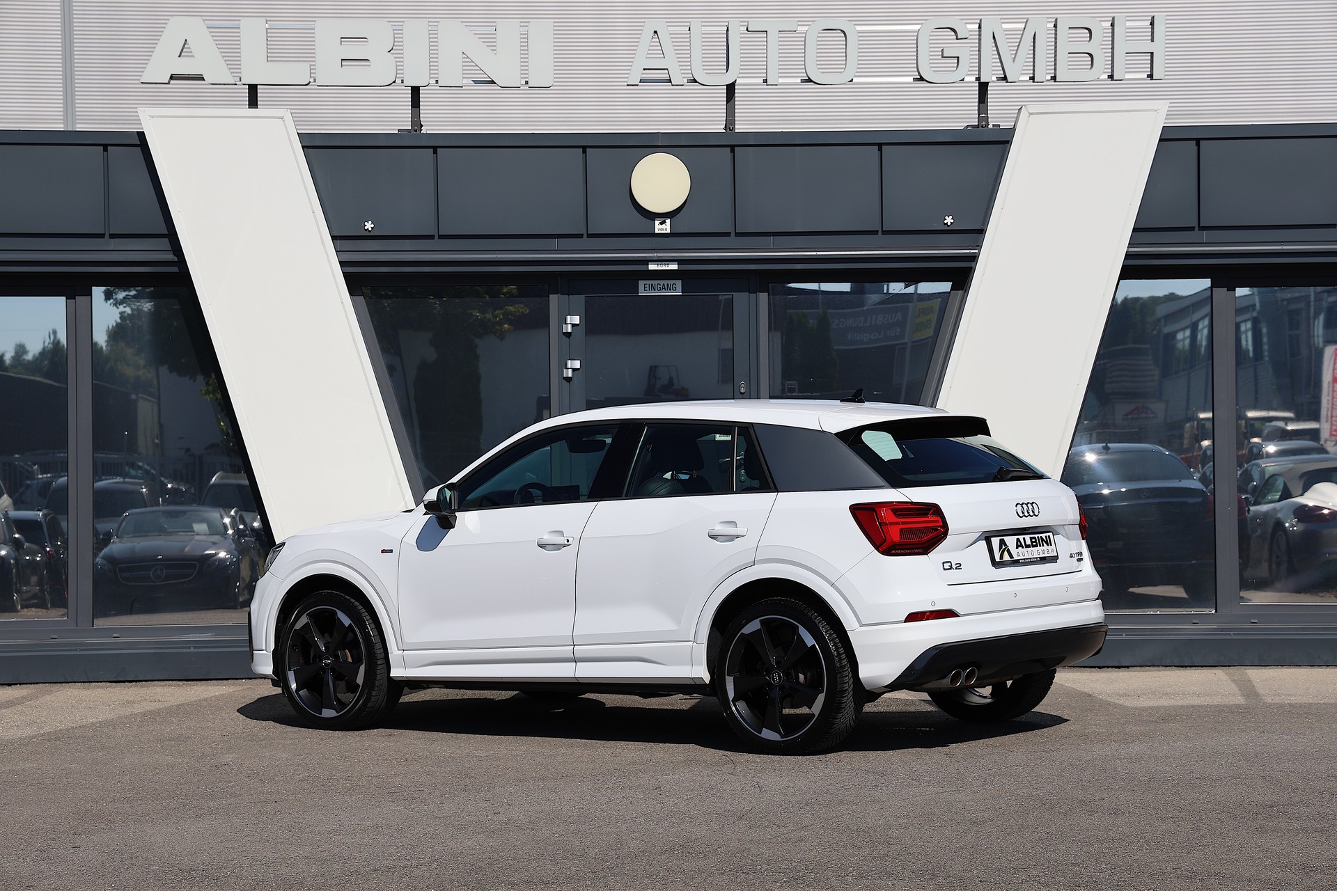 AUDI Q2 40 TFSI *S-Line* Sport quattro S-tronic-image-2