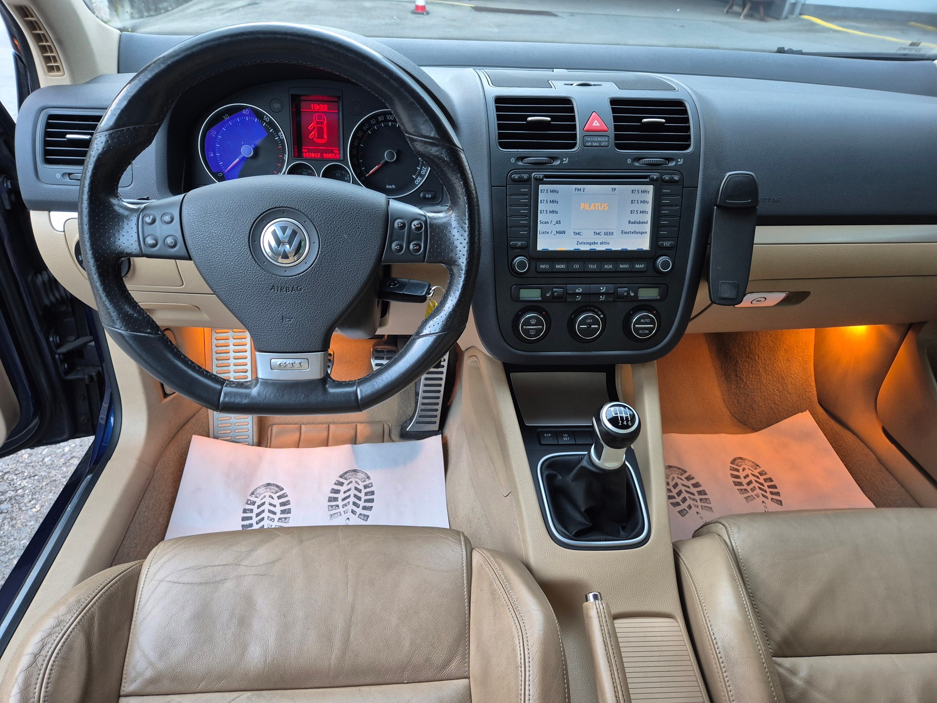 VW Golf 2.0 TFSI GTI-image-6