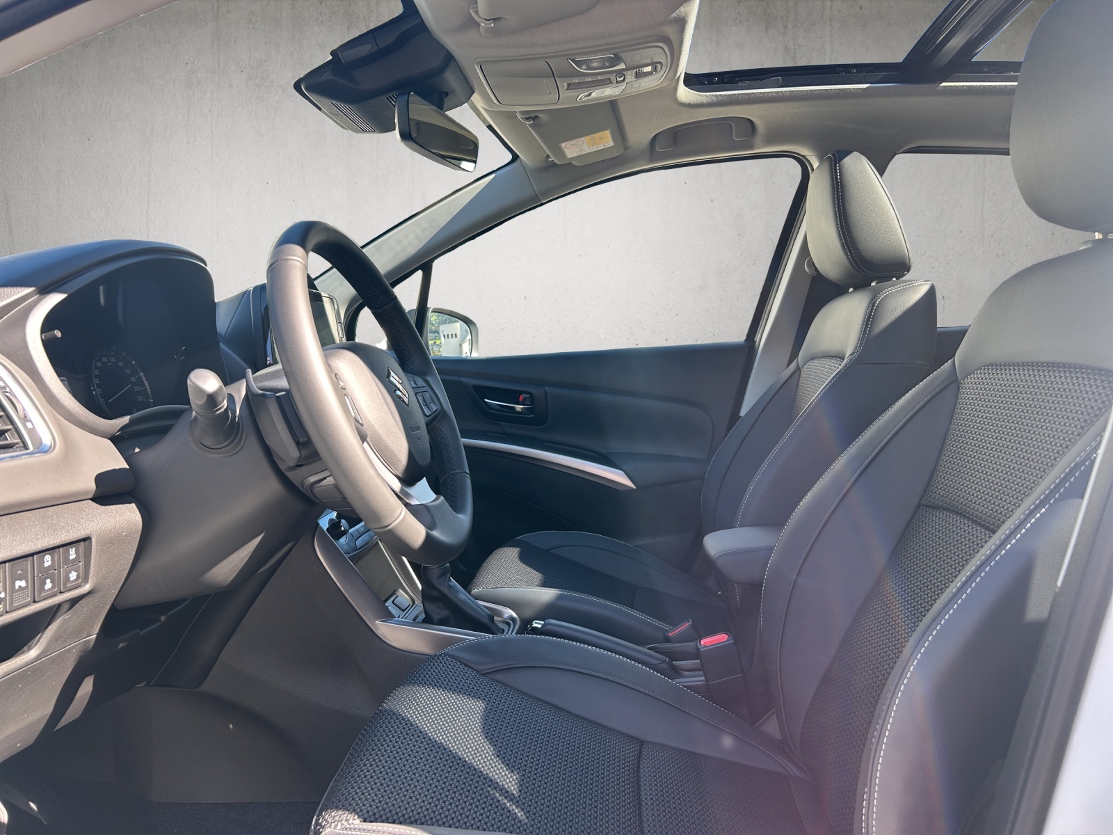 SUZUKI S-Cross 1.4 T Compact Top Hybrid 4x4-image-9