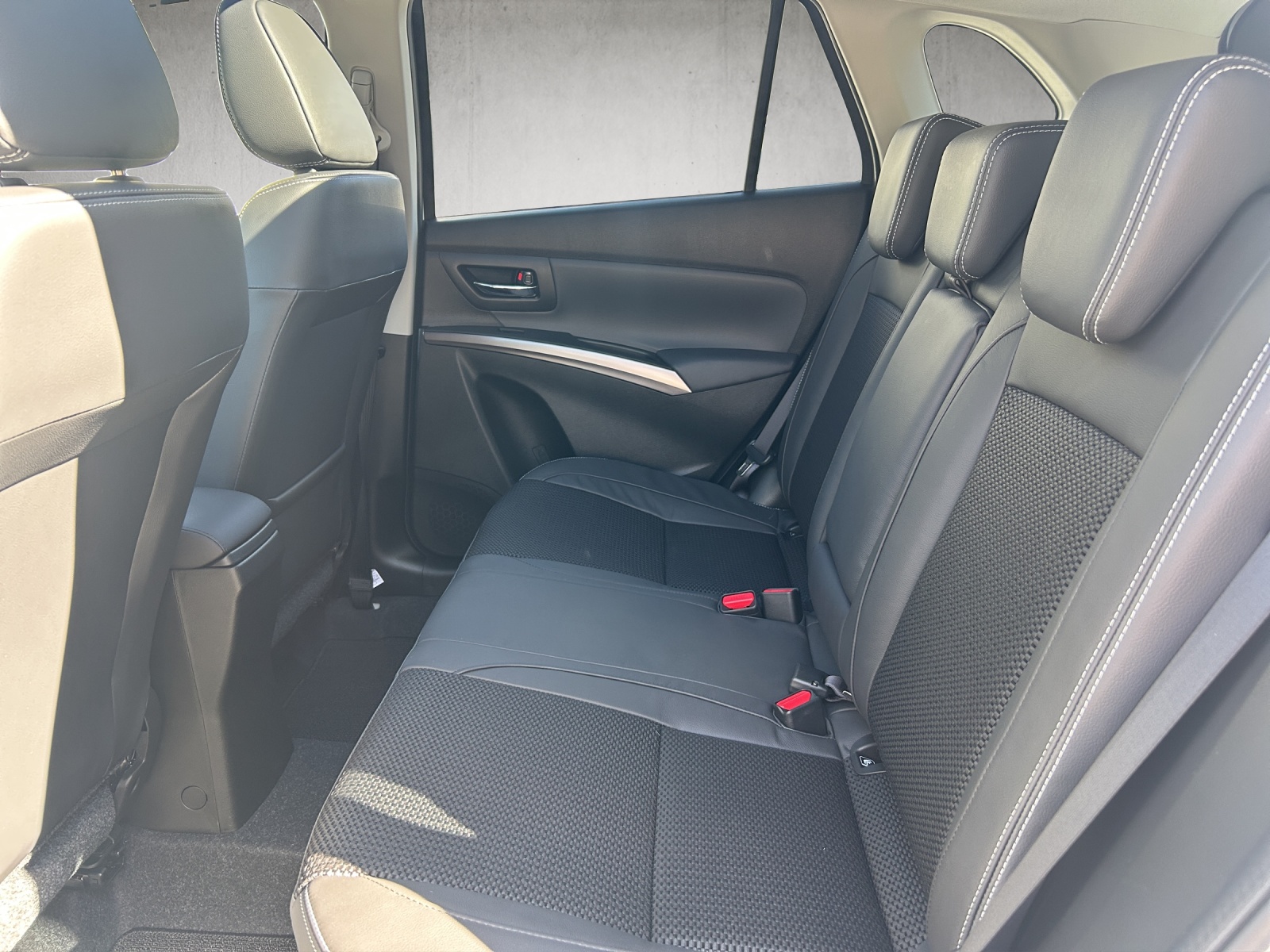SUZUKI S-Cross 1.4 T Compact Top Hybrid 4x4-image-10