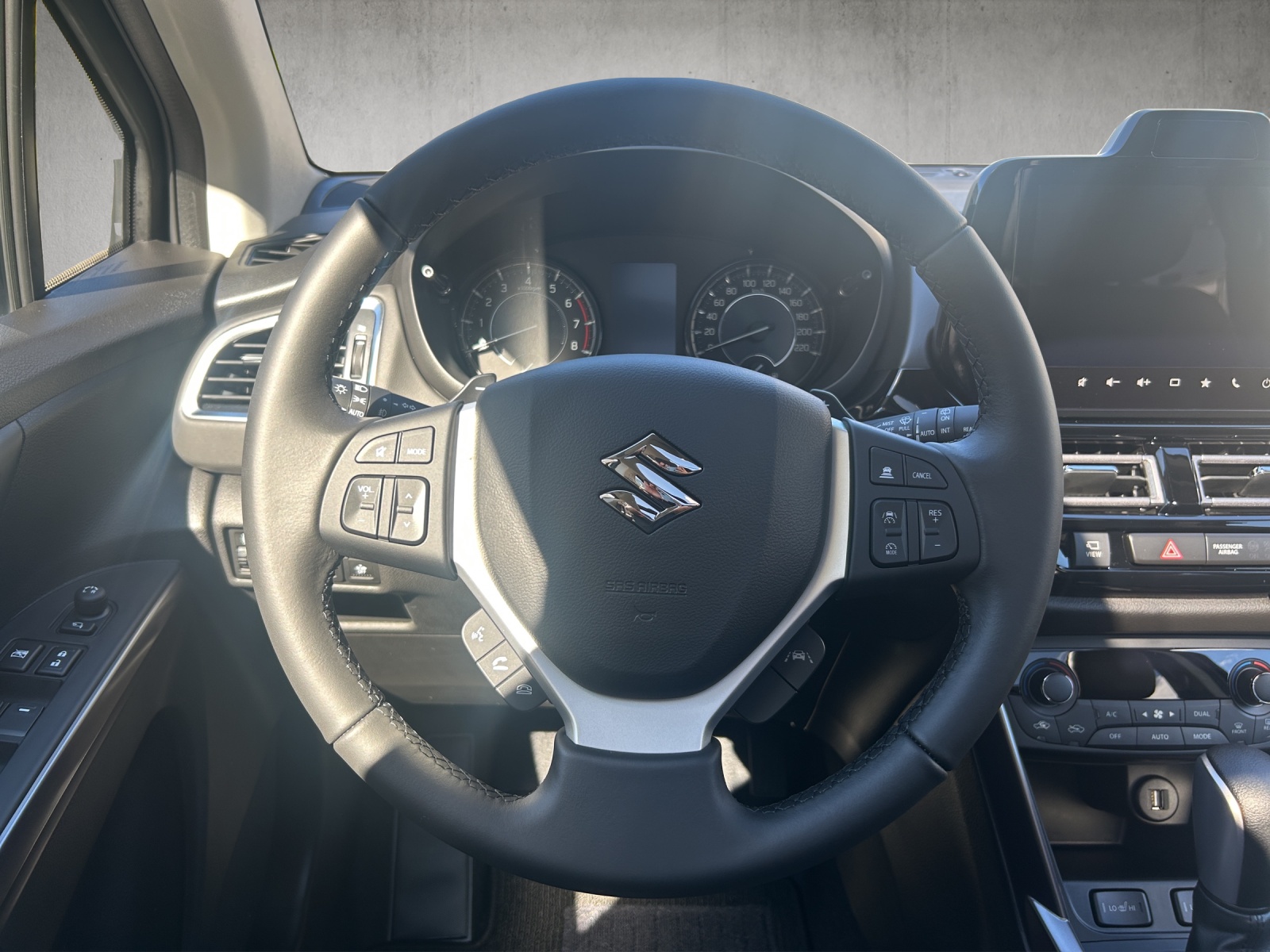 SUZUKI S-Cross 1.4 T Compact Top Hybrid 4x4-image-14