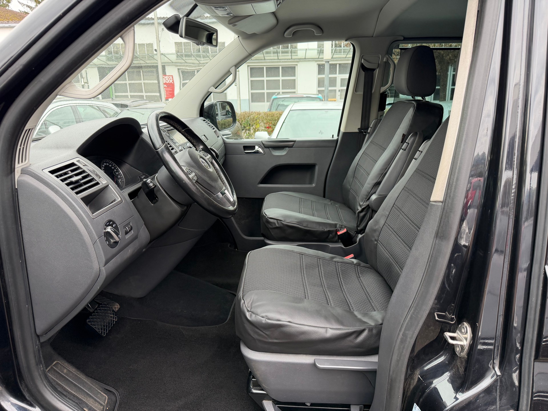 VW T5 Caravelle Comfortline 2.0 TDI CR 4Motion DSG-image-6