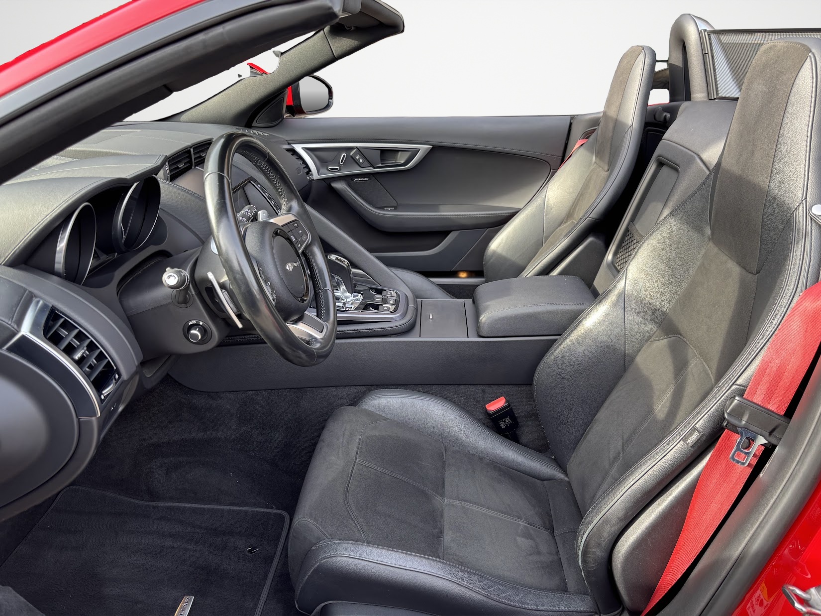 JAGUAR F-Type Convertible 2.0 I4 Automatik-image-8