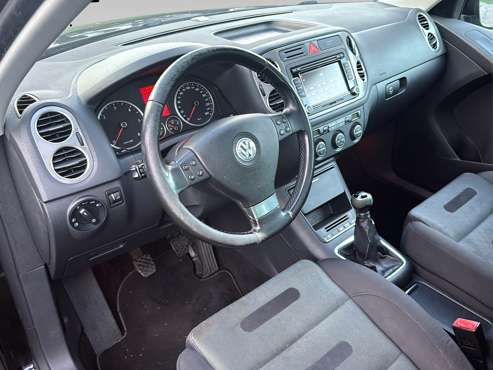 VW Tiguan 2.0 TDI Sport&Style-image-9
