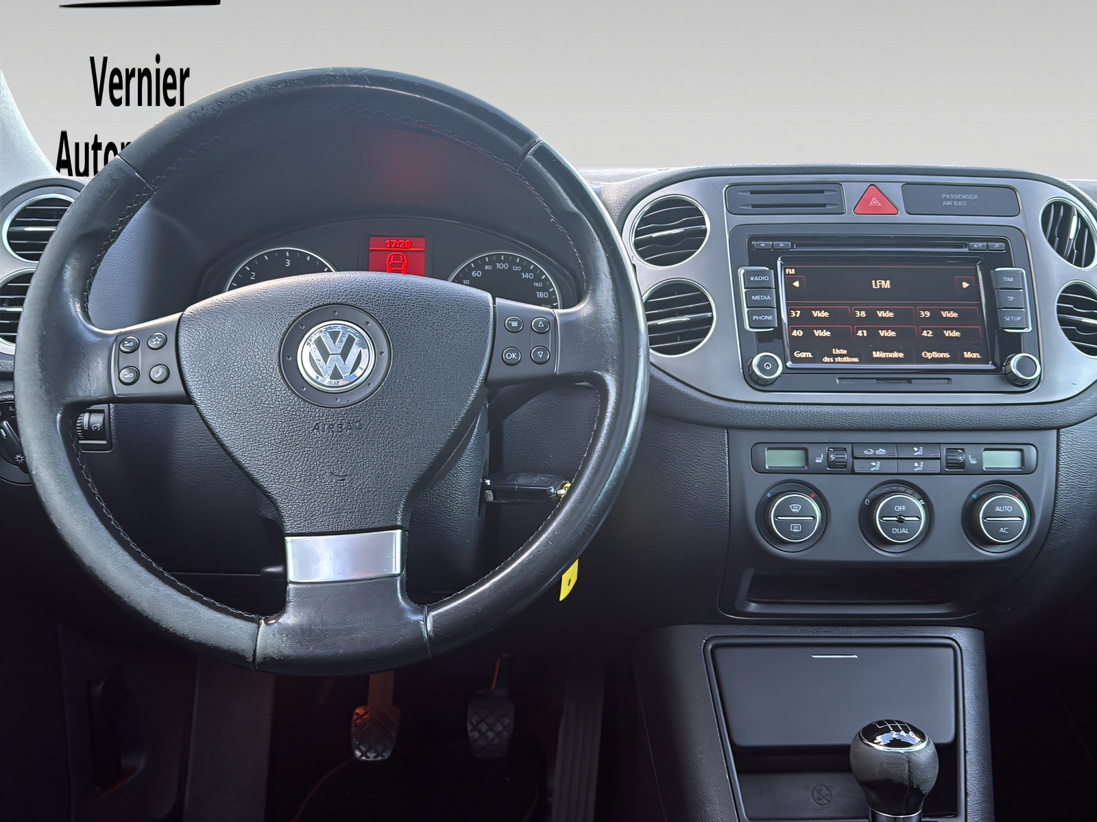 VW Tiguan 2.0 TDI Sport&Style-image-14