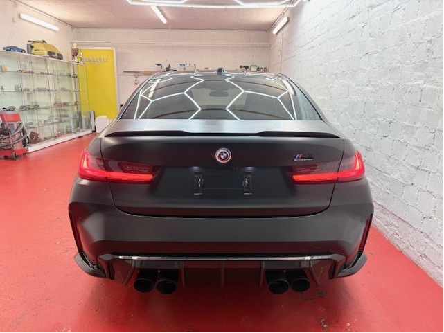 BMW M3 Competition M xDrive-showroom-element-2