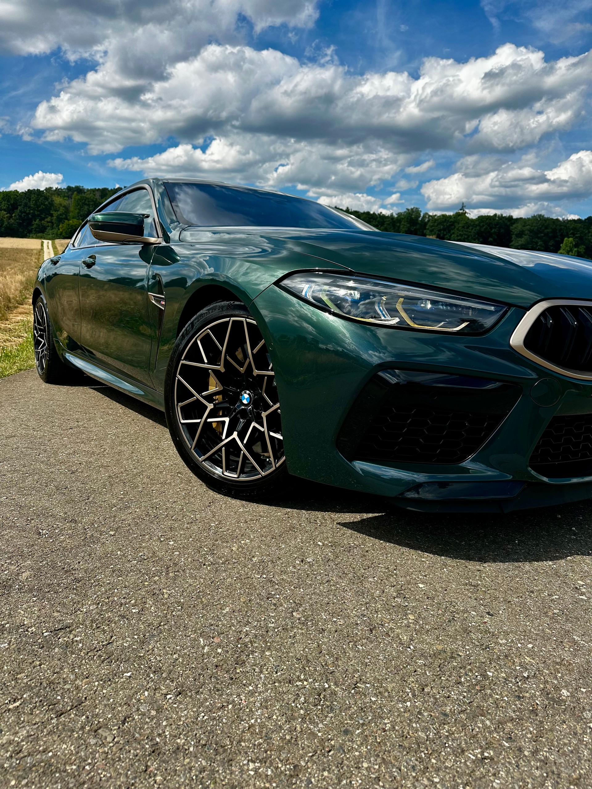 BMW M8 xDrive M Competition Gran Coupé • CH-Fahrzeug • Blickfang • Exklusiv-image-1