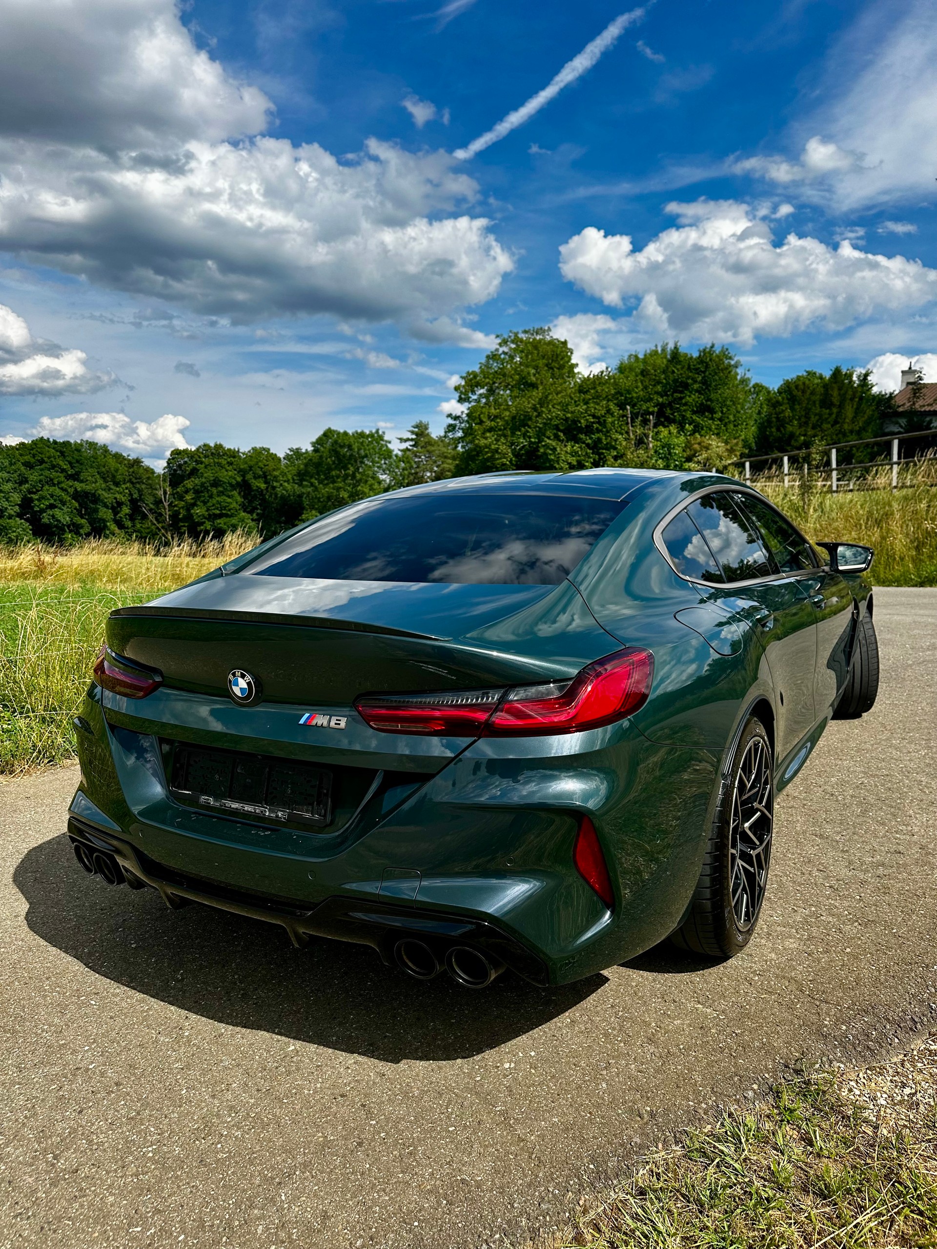 BMW M8 xDrive M Competition Gran Coupé • CH-Fahrzeug • Blickfang • Exklusiv-image-5
