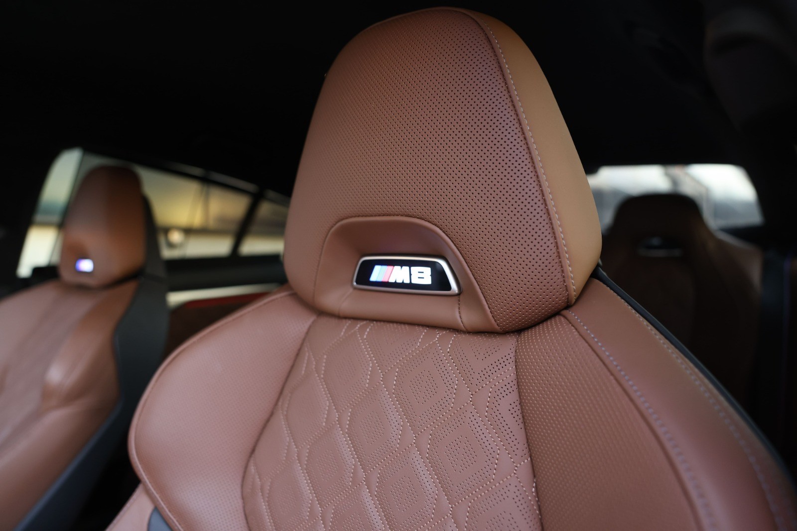 BMW M8 xDrive M Competition Gran Coupé *CH-Fahrzeug* *Limitiert* *Individual Lackierung* *AKTION BIS 06. JULI*-image-3