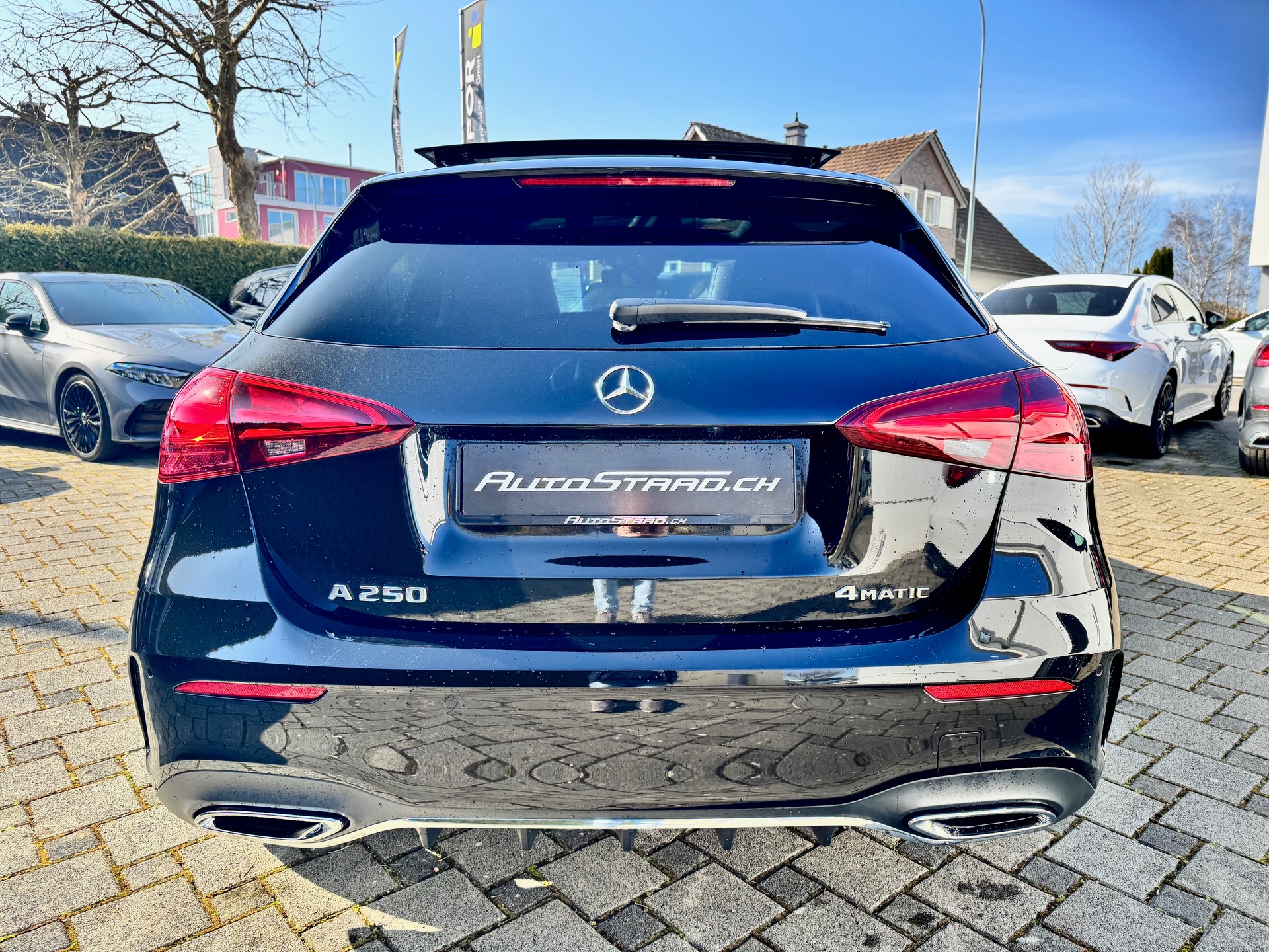 MERCEDES-BENZ A 250 4Matic AMG Line 8G-DCT-image-4