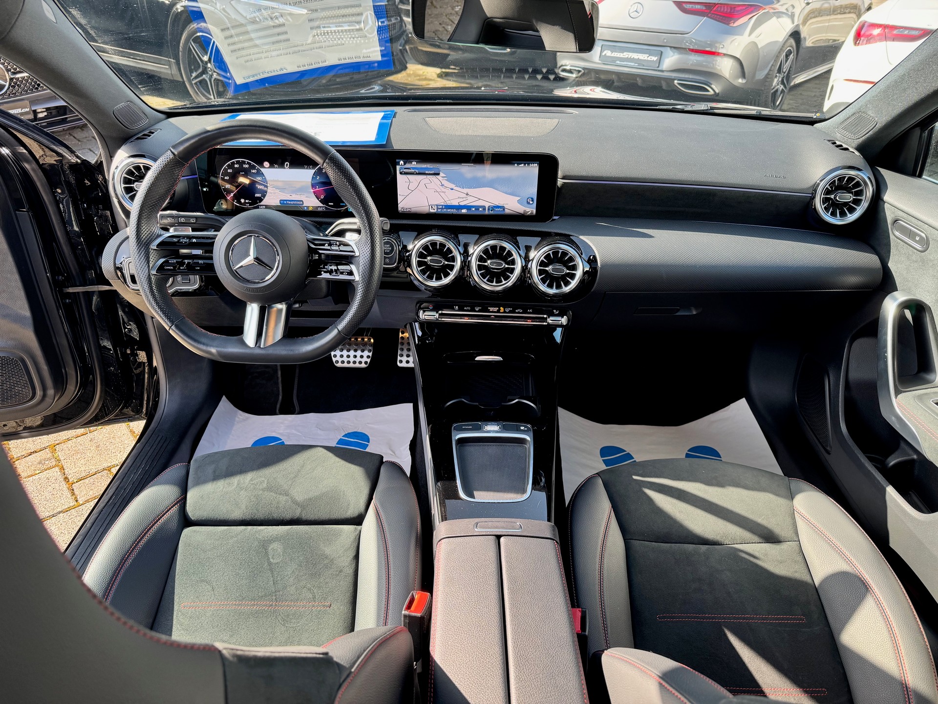 MERCEDES-BENZ A 250 4Matic AMG Line 8G-DCT-image-8