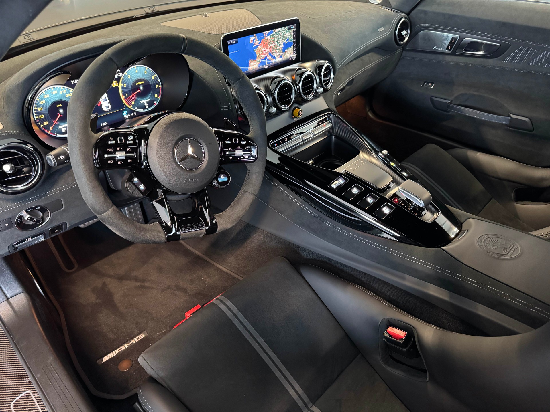 MERCEDES-BENZ BLACK SERIES-image-3