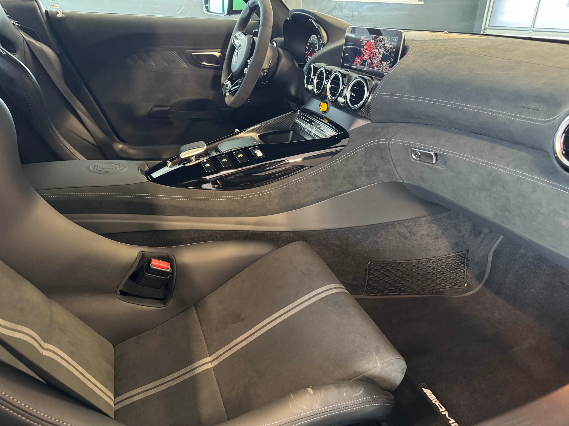 MERCEDES-BENZ BLACK SERIES-image-4