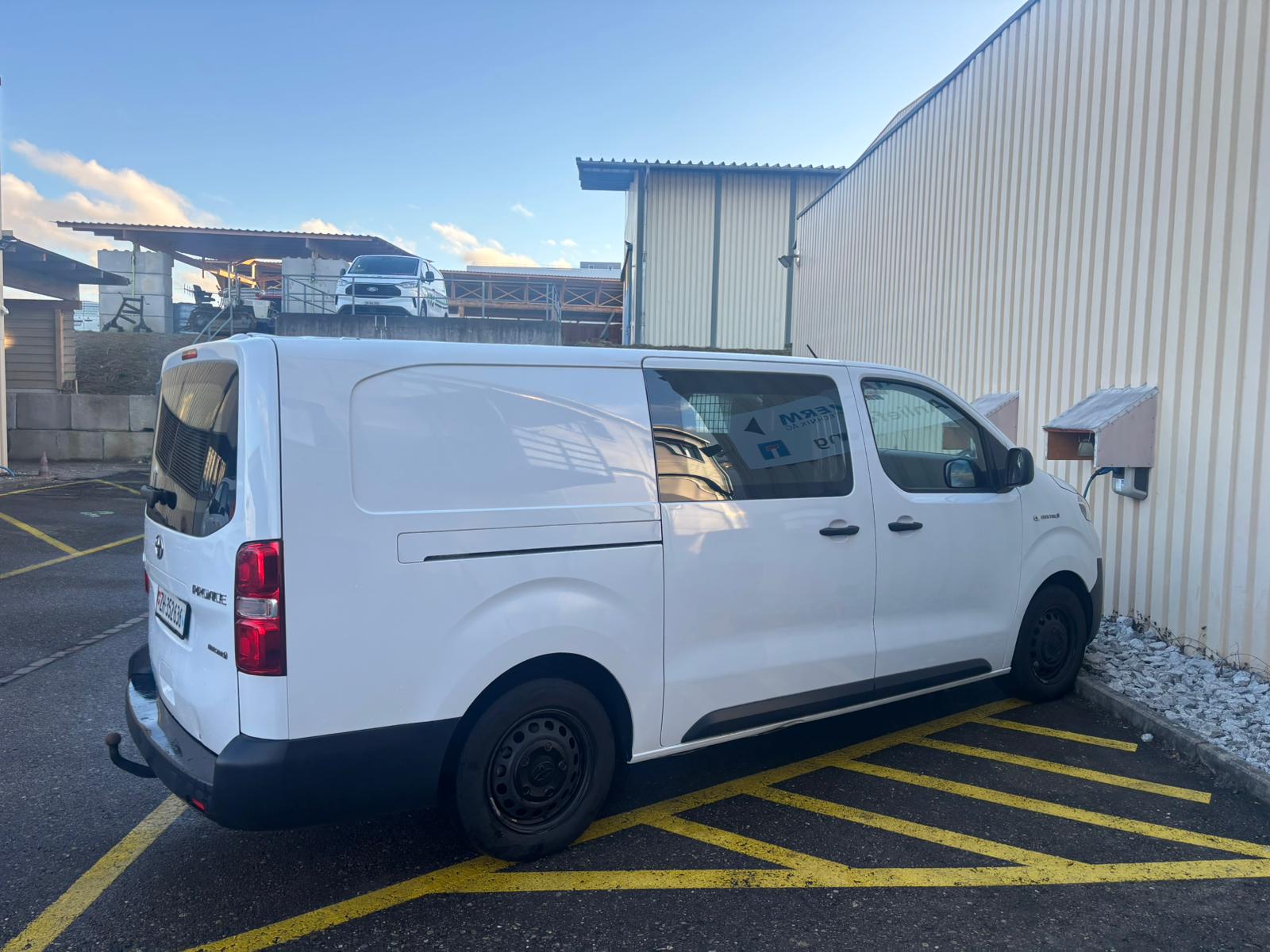 TOYOTA Proace Van L2 75KW Active-image-15