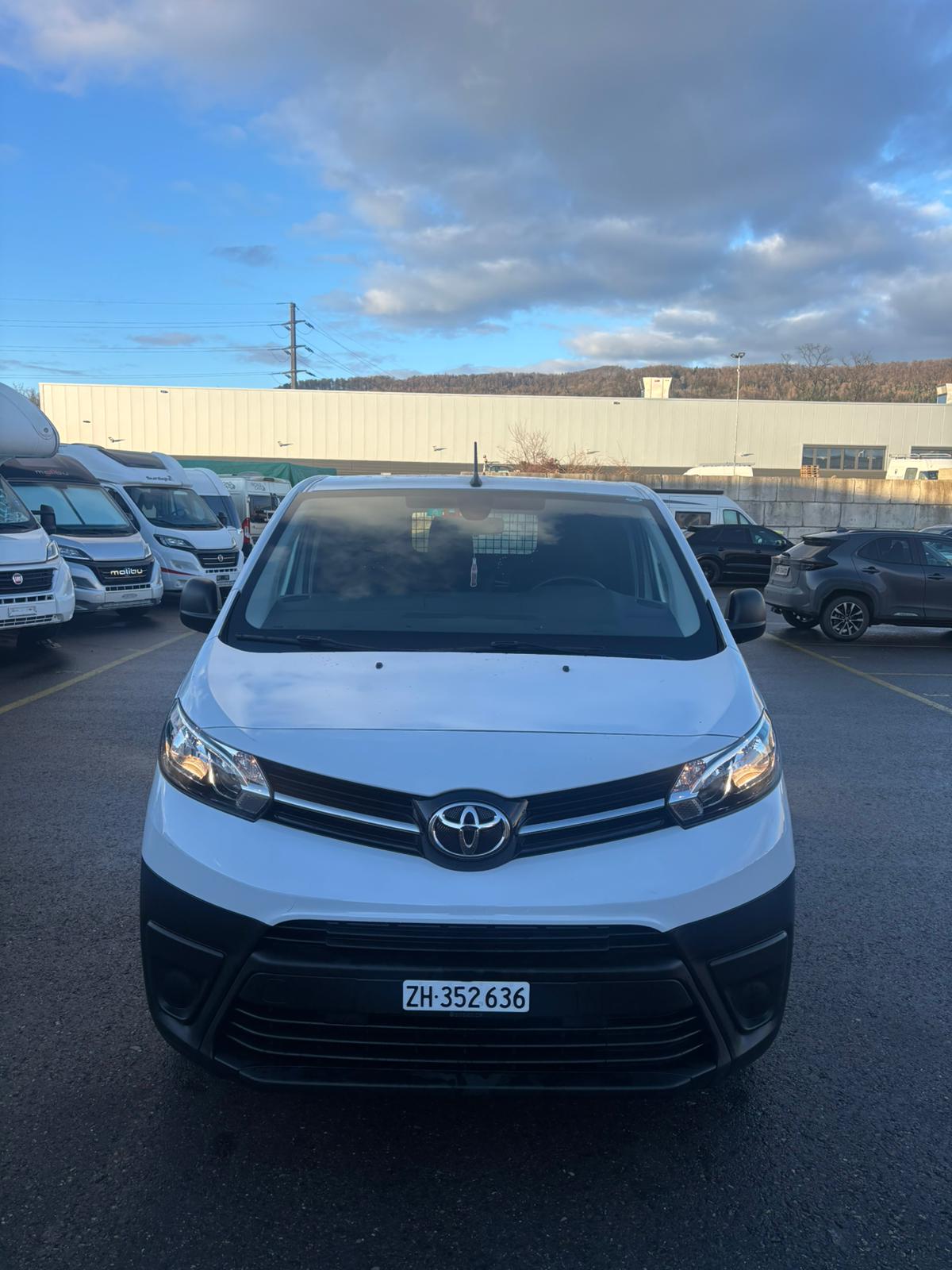 TOYOTA Proace Van L2 75KW Active-image-3