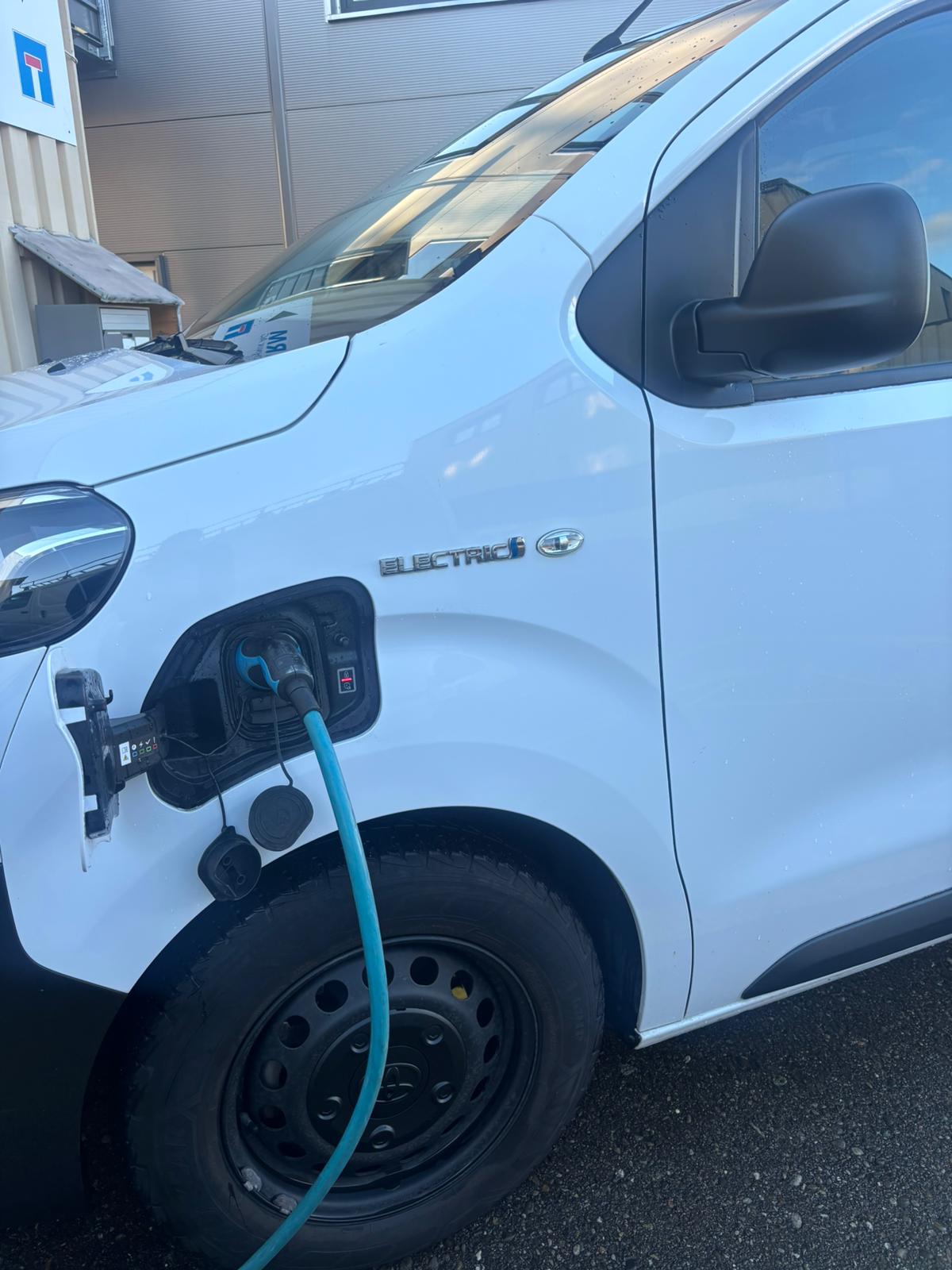 TOYOTA Proace Van L2 75KW Active-image-14