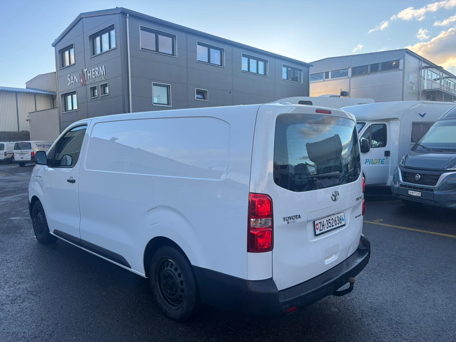 TOYOTA Proace Van L2 75KW Active-image-6