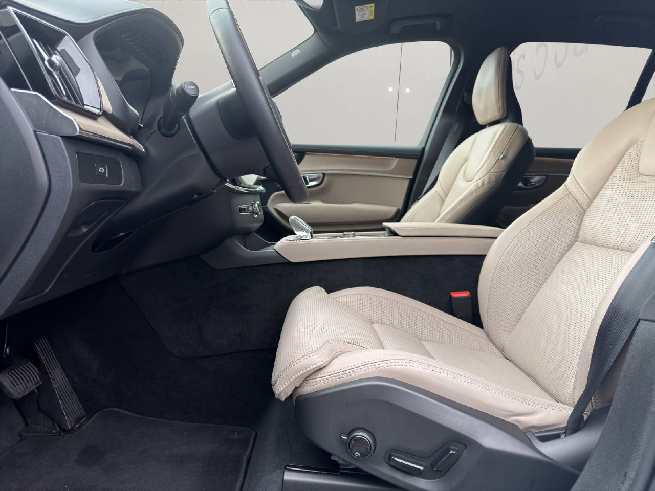 VOLVO XC90 2.0 B5 MH Plus Bright AWD .-image-8