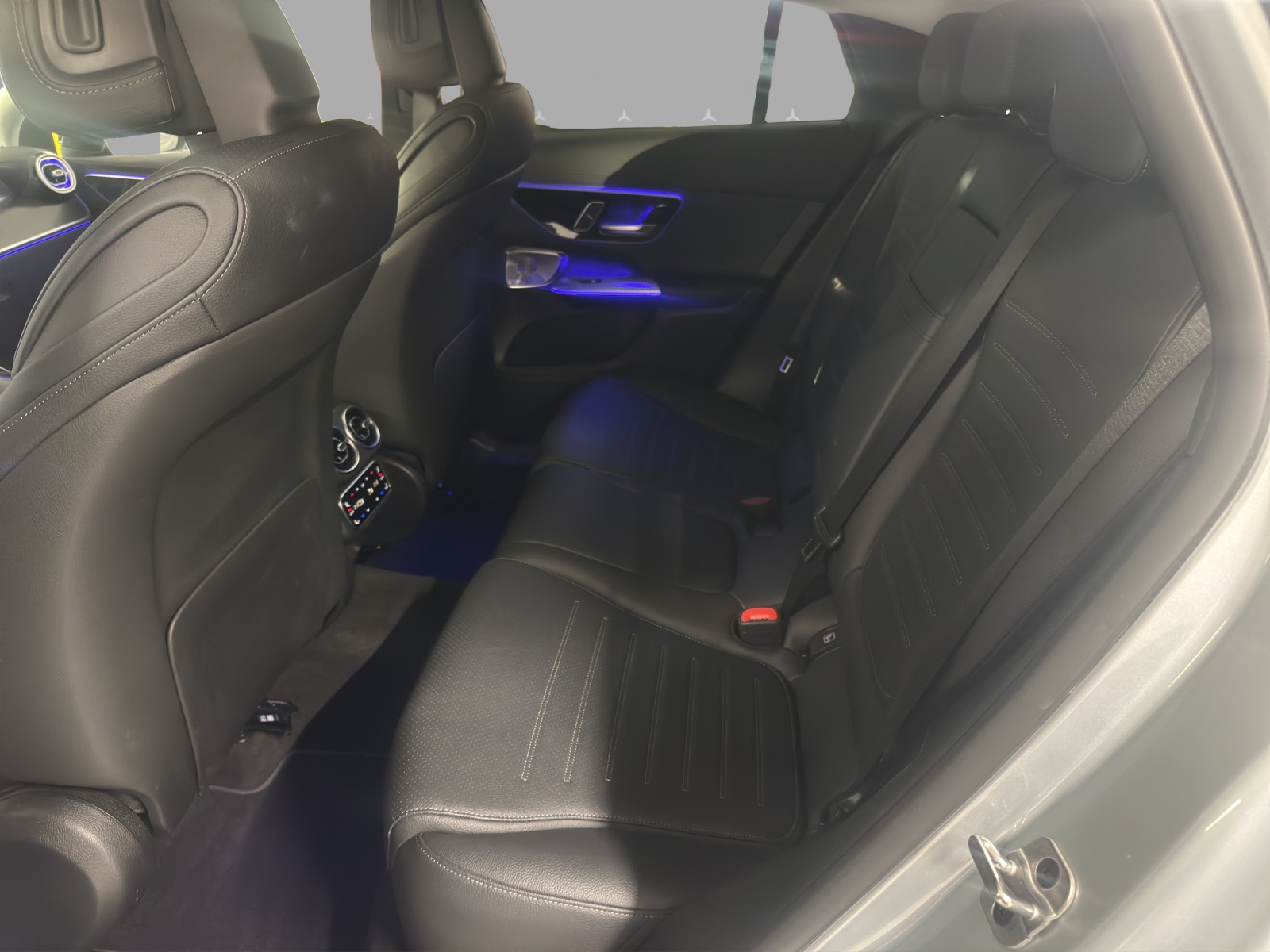MERCEDES-BENZ GLC 300 e 4Matic 9G-Tronic-image-15