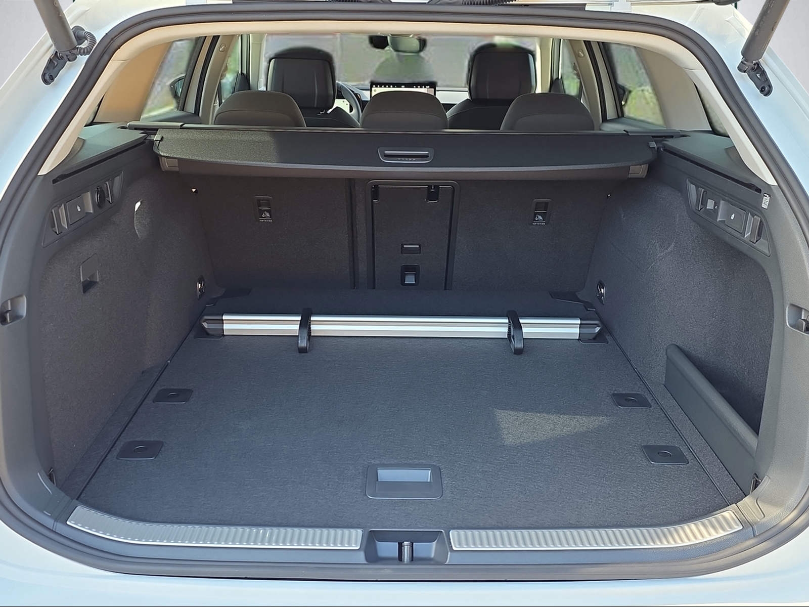 SKODA Superb Combi 2.0 TDi Selection 4x4 DSG-image-11