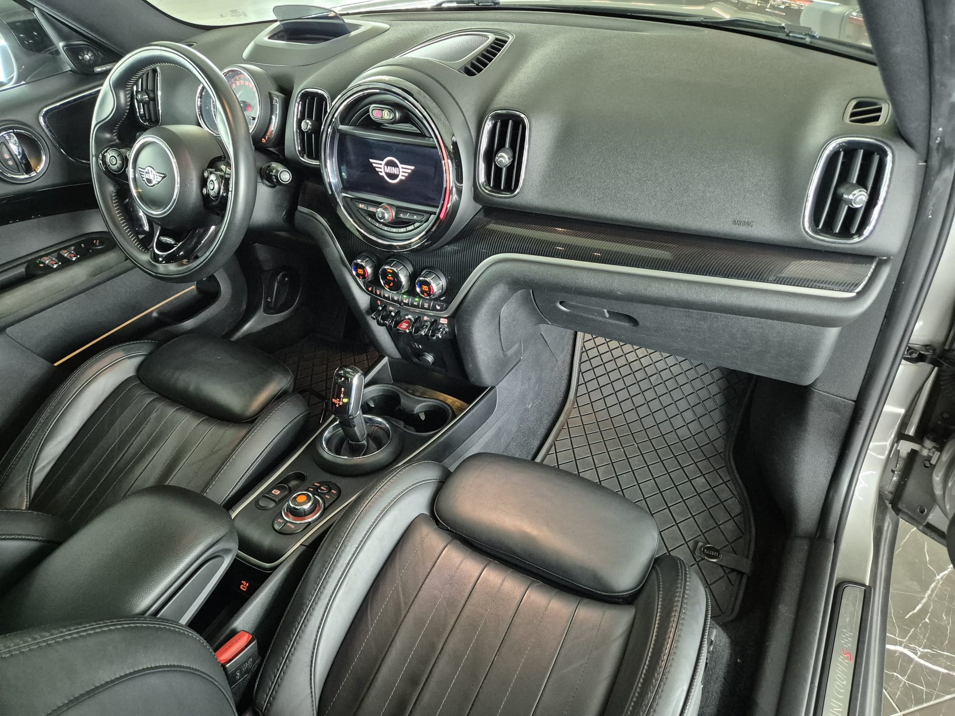 MINI Countryman Cooper S FWD Steptronic DKG-image-25