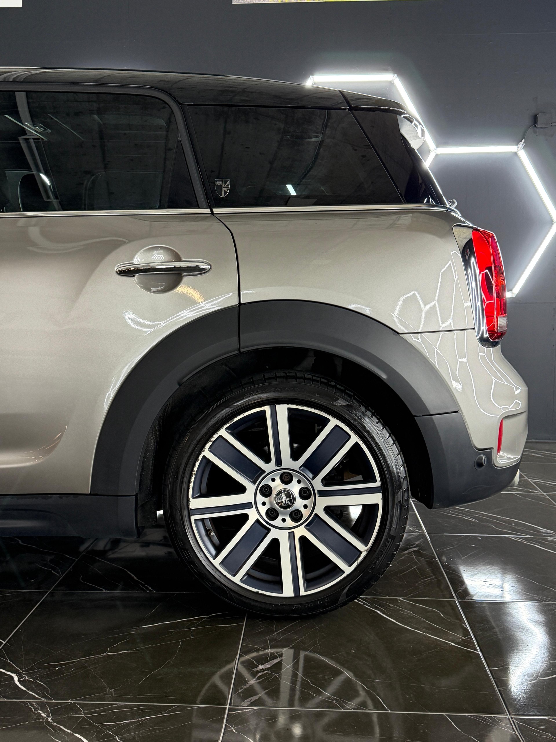 MINI Countryman Cooper S FWD Steptronic DKG-image-13