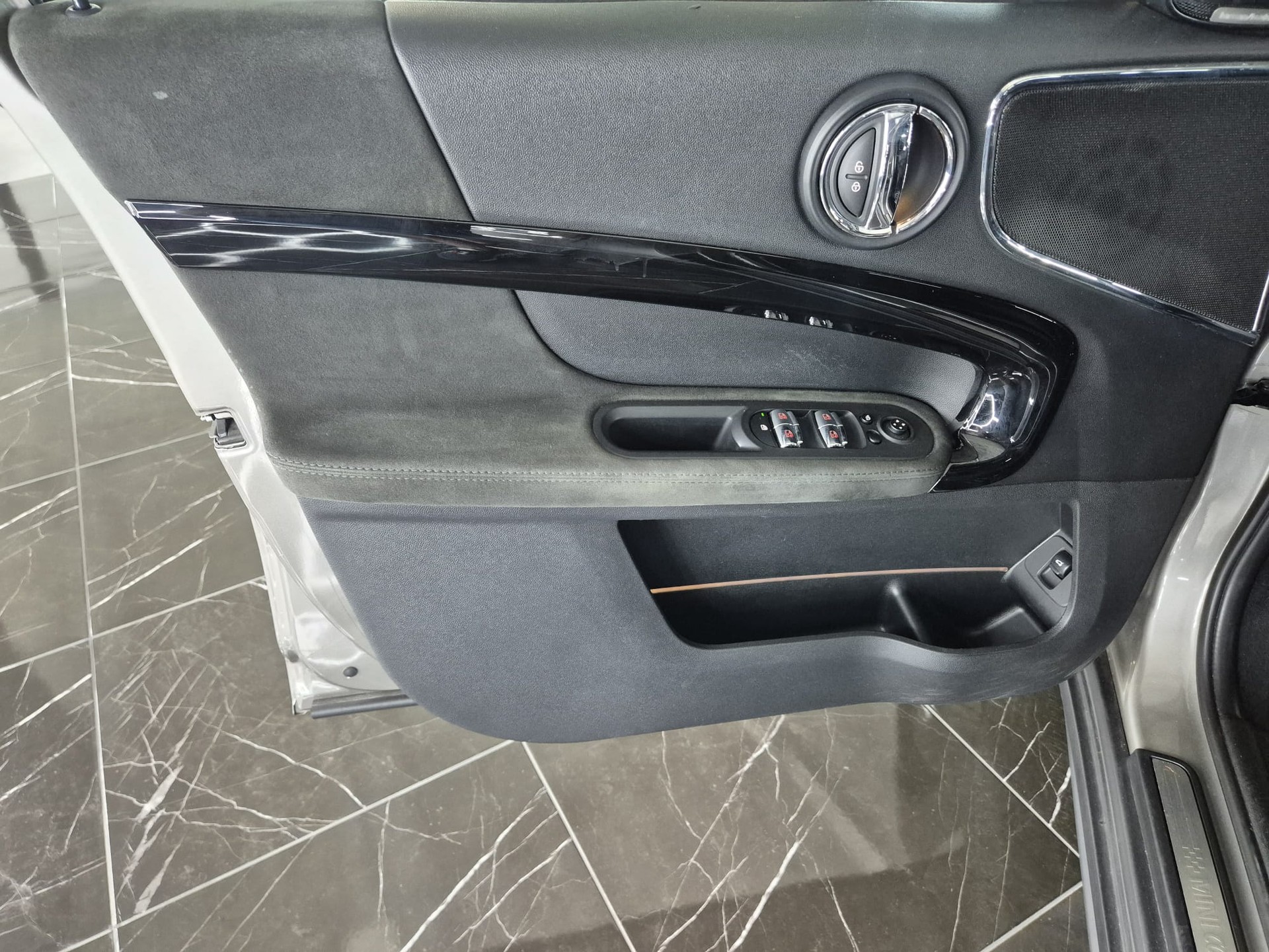 MINI Countryman Cooper S FWD Steptronic DKG-image-16