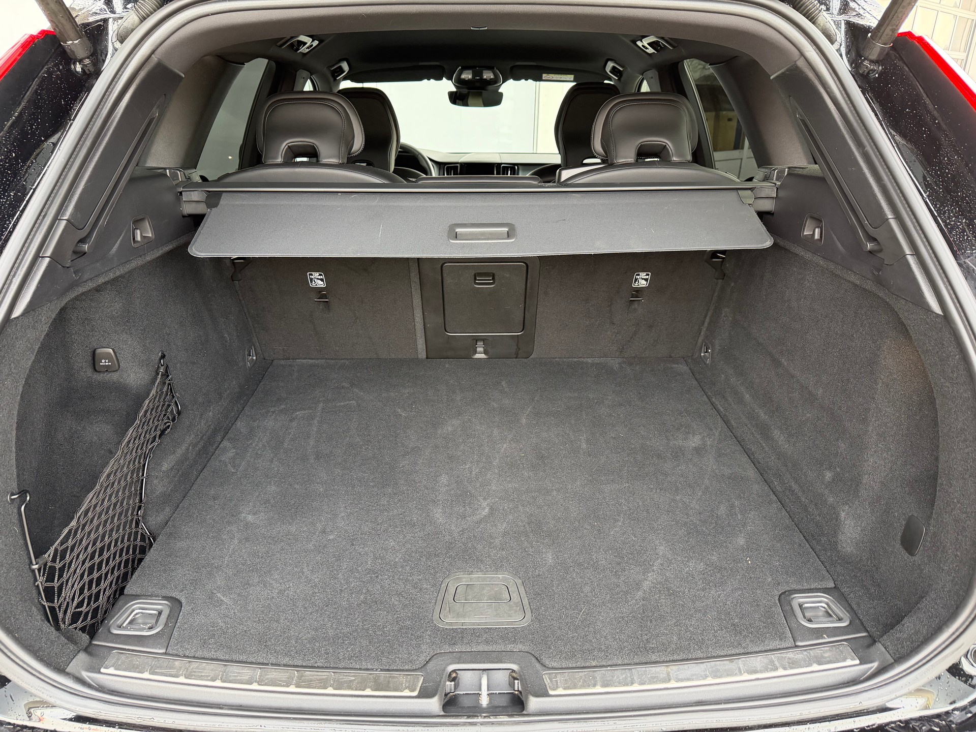 VOLVO XC60 B4 Diesel Mild Hybrid AWD Plus Dark Geartronic-image-22