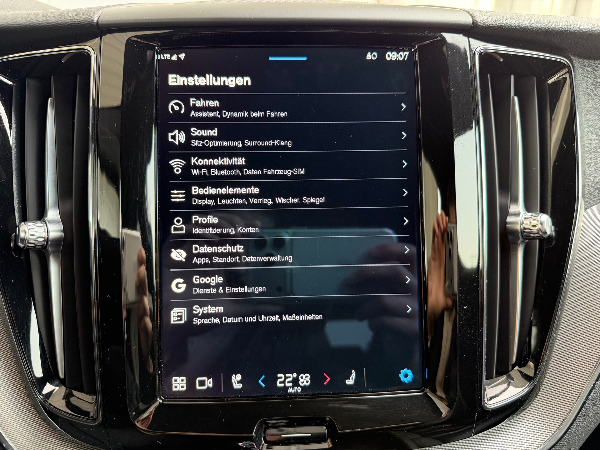 VOLVO XC60 B4 Diesel Mild Hybrid AWD Plus Dark Geartronic-image-20