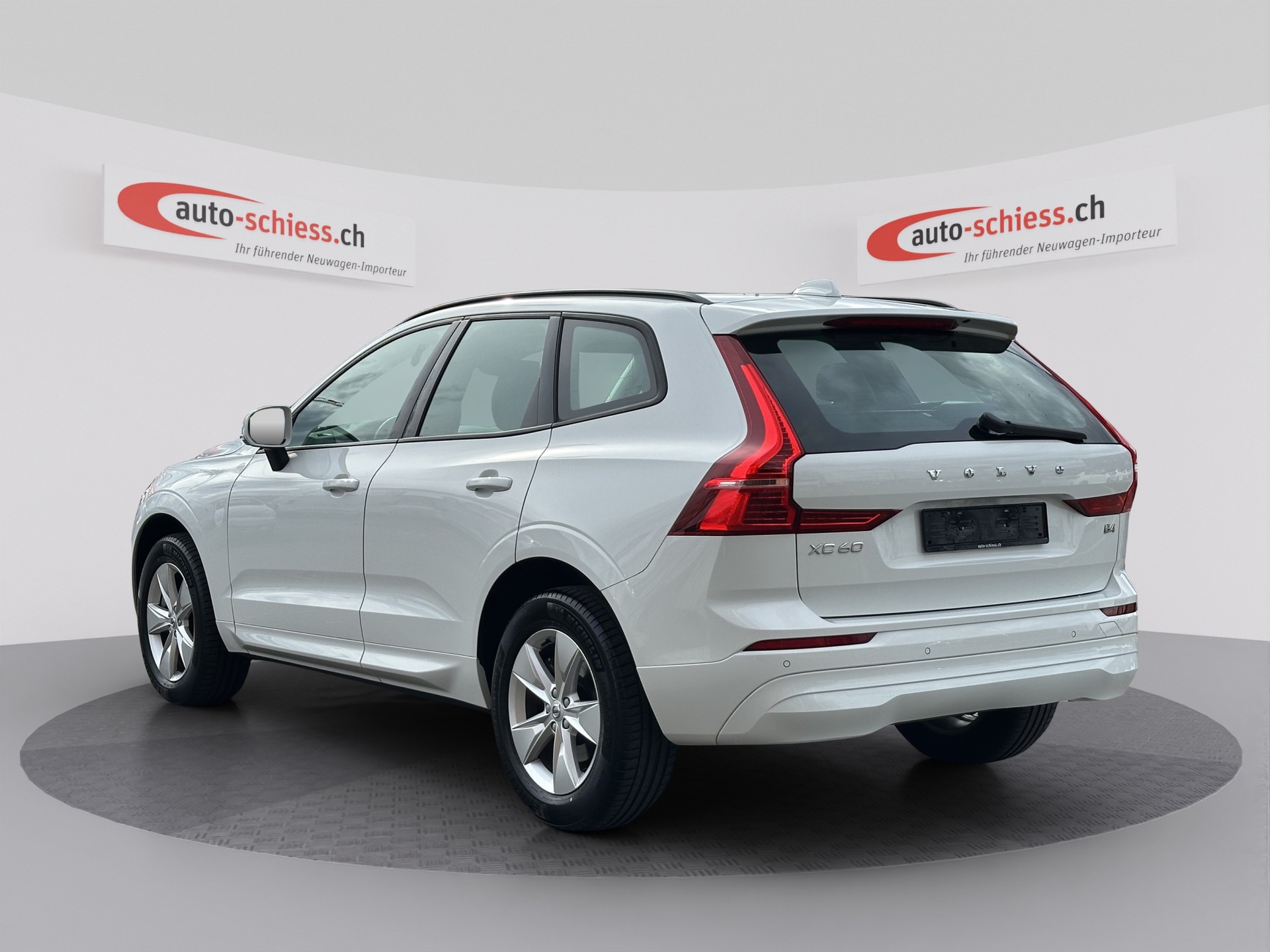 VOLVO XC60 B4 Benzin Mild Hybrid Momentum Geartronic-image-2