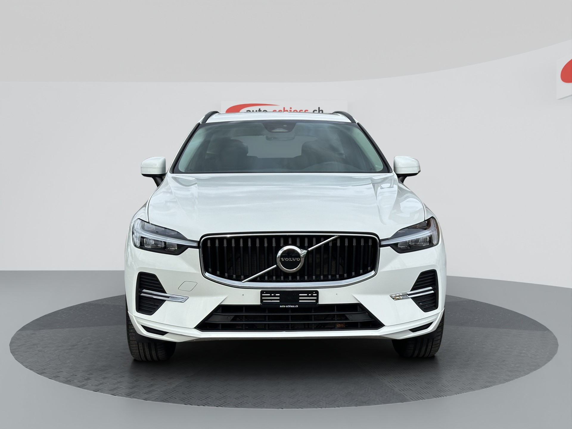 VOLVO XC60 B4 Benzin Mild Hybrid Momentum Geartronic-image-1