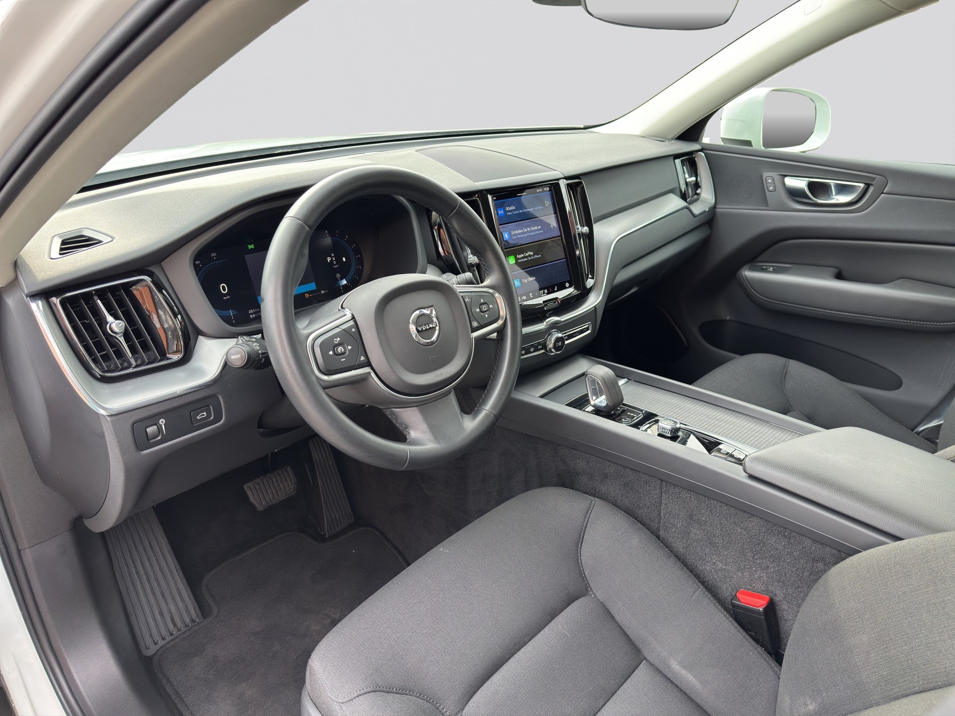 VOLVO XC60 B4 Benzin Mild Hybrid Momentum Geartronic-image-6
