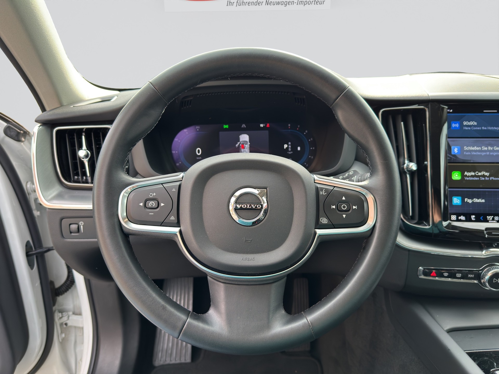 VOLVO XC60 B4 Benzin Mild Hybrid Momentum Geartronic-image-9