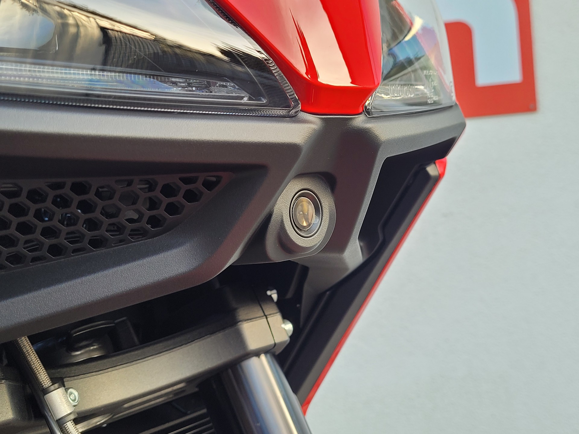 MOTO MORINI X-Cape 700 Gold Edition-image-5