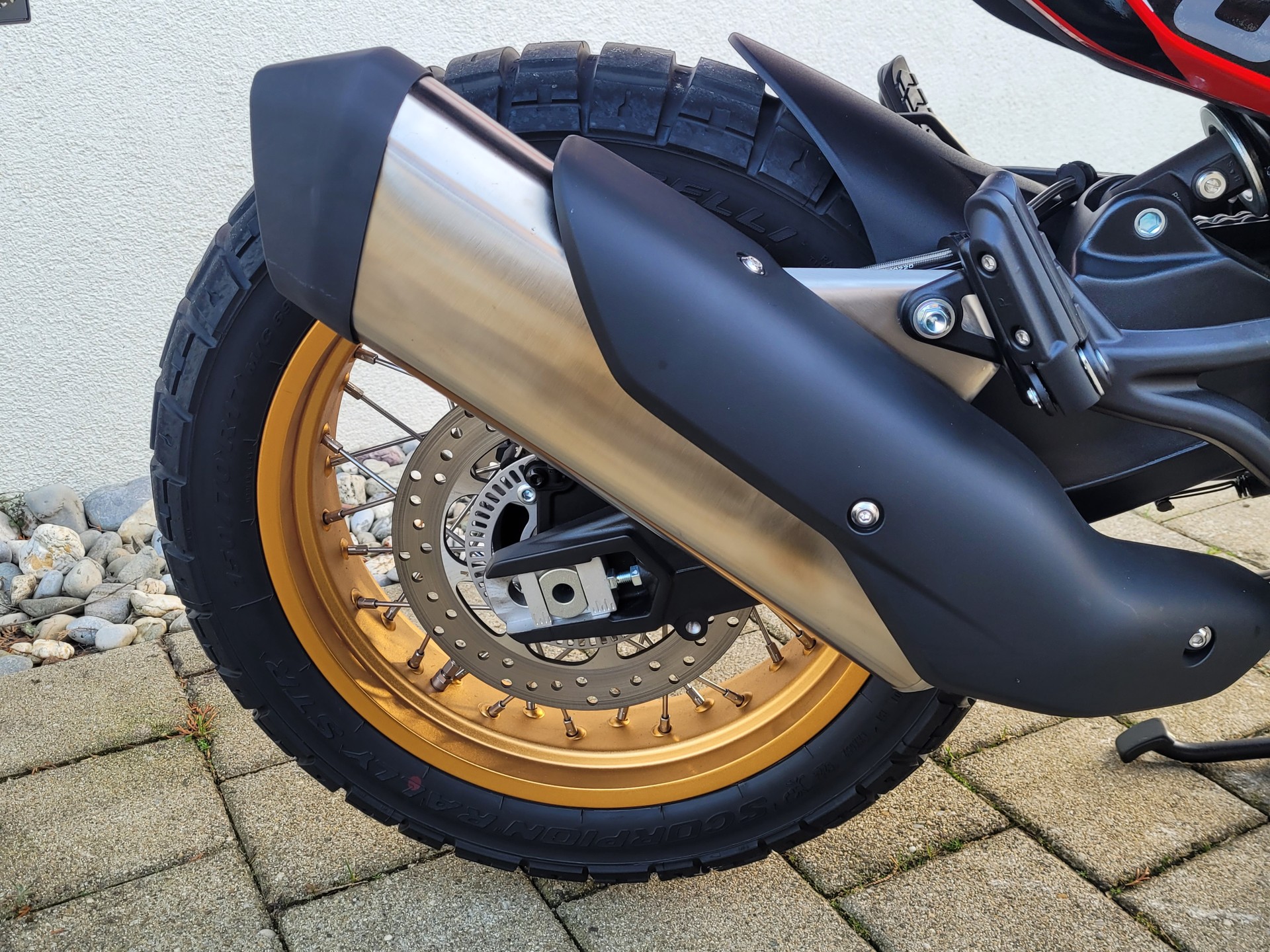 MOTO MORINI X-Cape 700 Gold Edition-image-13