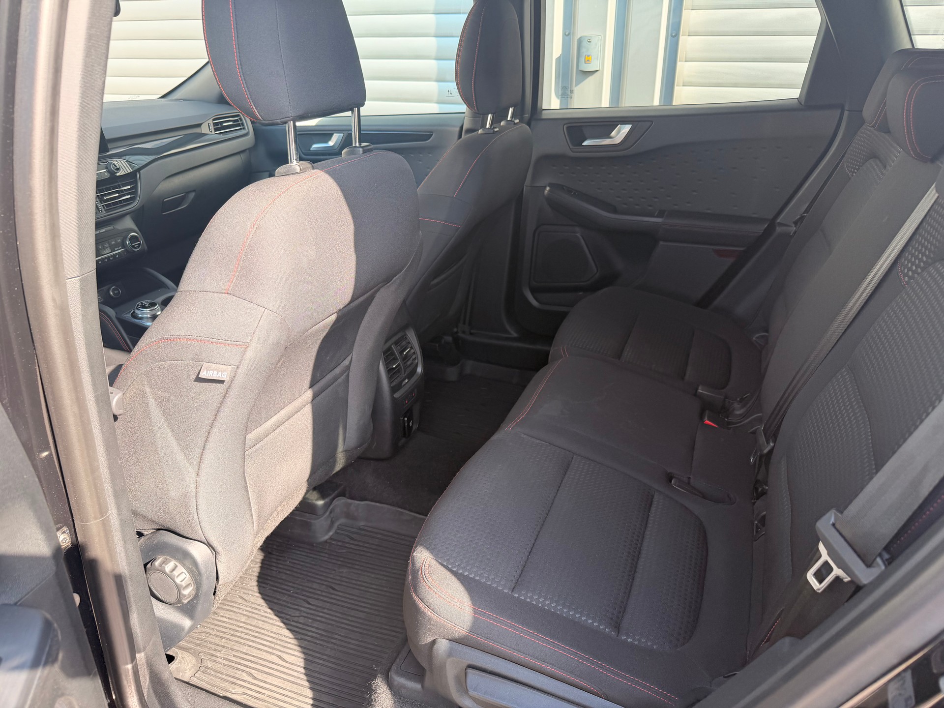 FORD Kuga 2.0 TDCi EcoBlue ST-Line 4WD Automat-image-9