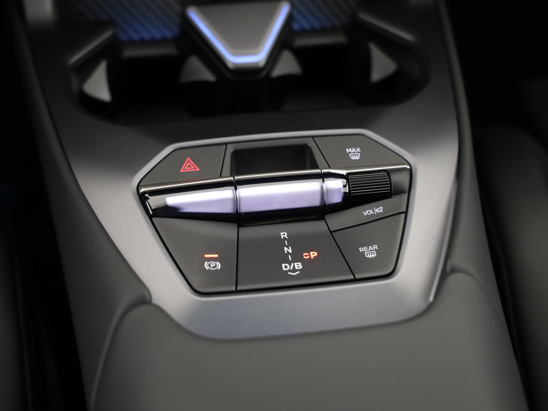 BMW iX3 50 xDrive-image-19