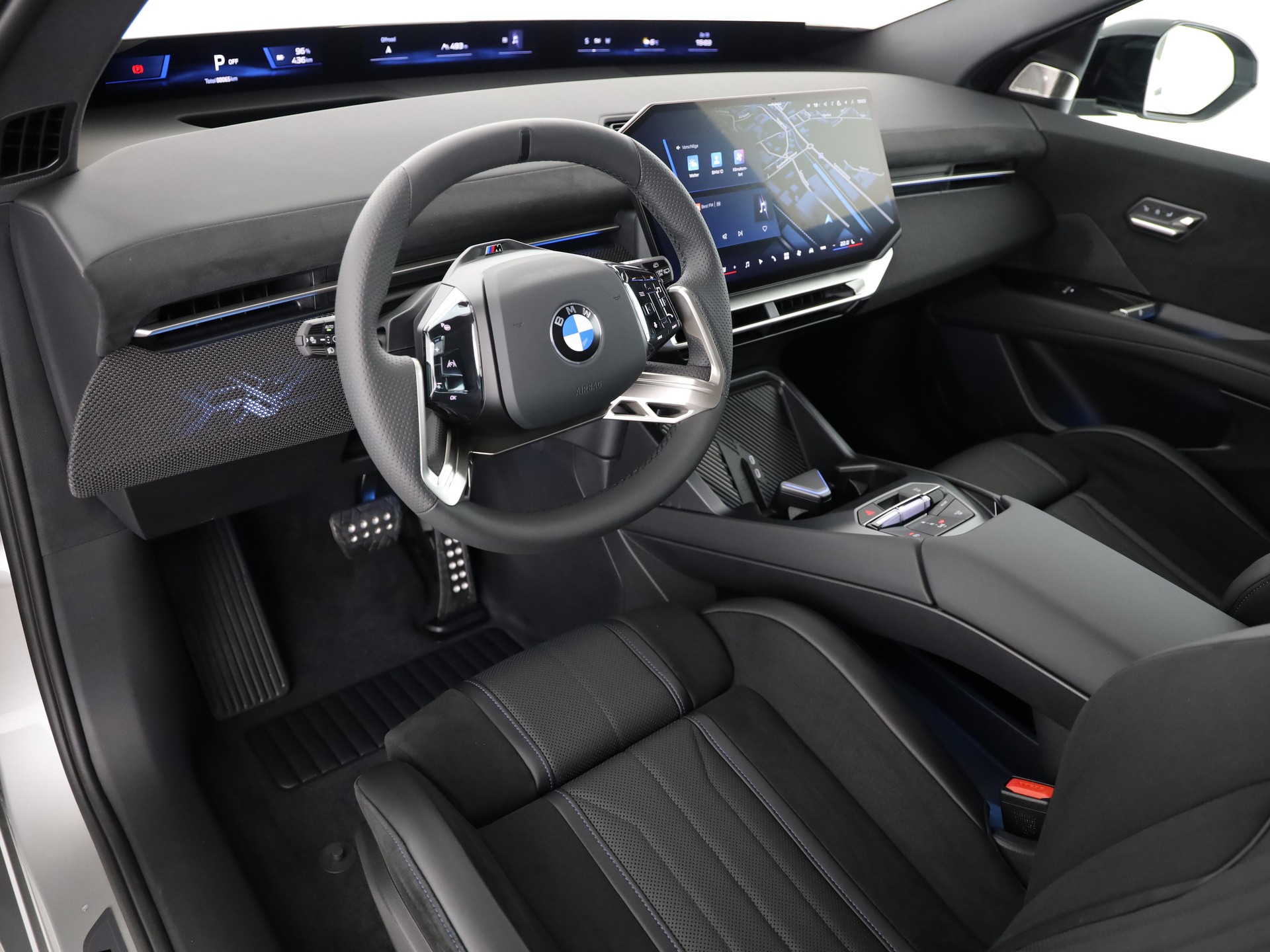 BMW iX3 50 xDrive-image-13