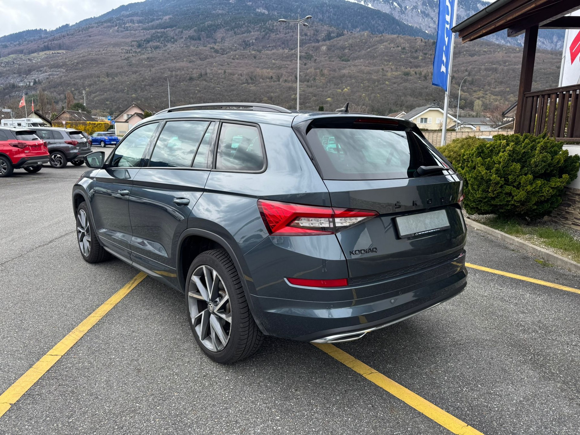 SKODA Kodiaq 2.0 TSI 4x4 Sport Line-image-2
